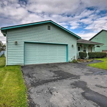 Quaint Ranch Home With Yard In Midtown Anchorage! Exterior photo