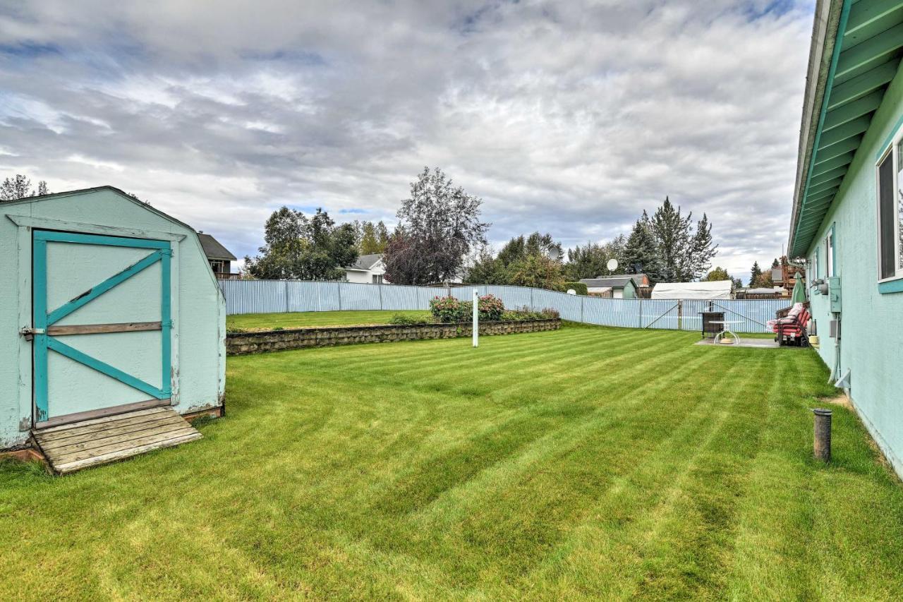 Quaint Ranch Home With Yard In Midtown Anchorage! Exterior photo